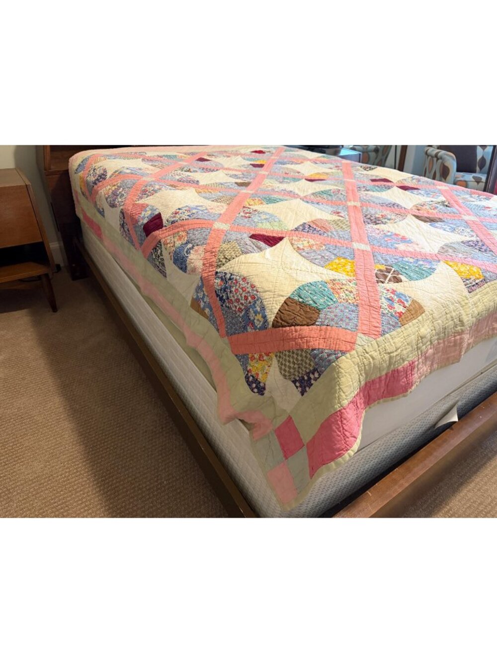 1940s vintage quilt with feedsack fabrics 75" x 76" Flowering Snowball pattern - Picture 2 of 16